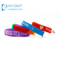 Bracelet en silicone de bracelet en caoutchouc d&#39;école réutilisable injecté d&#39;encre en creux sur mesure vierge de conception unique pour la promotion